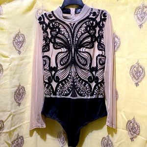 LOVE UNIVERSITY SEQUIN/NET SNAP BODYSUIT SZ 3X BEIGE/BLACK